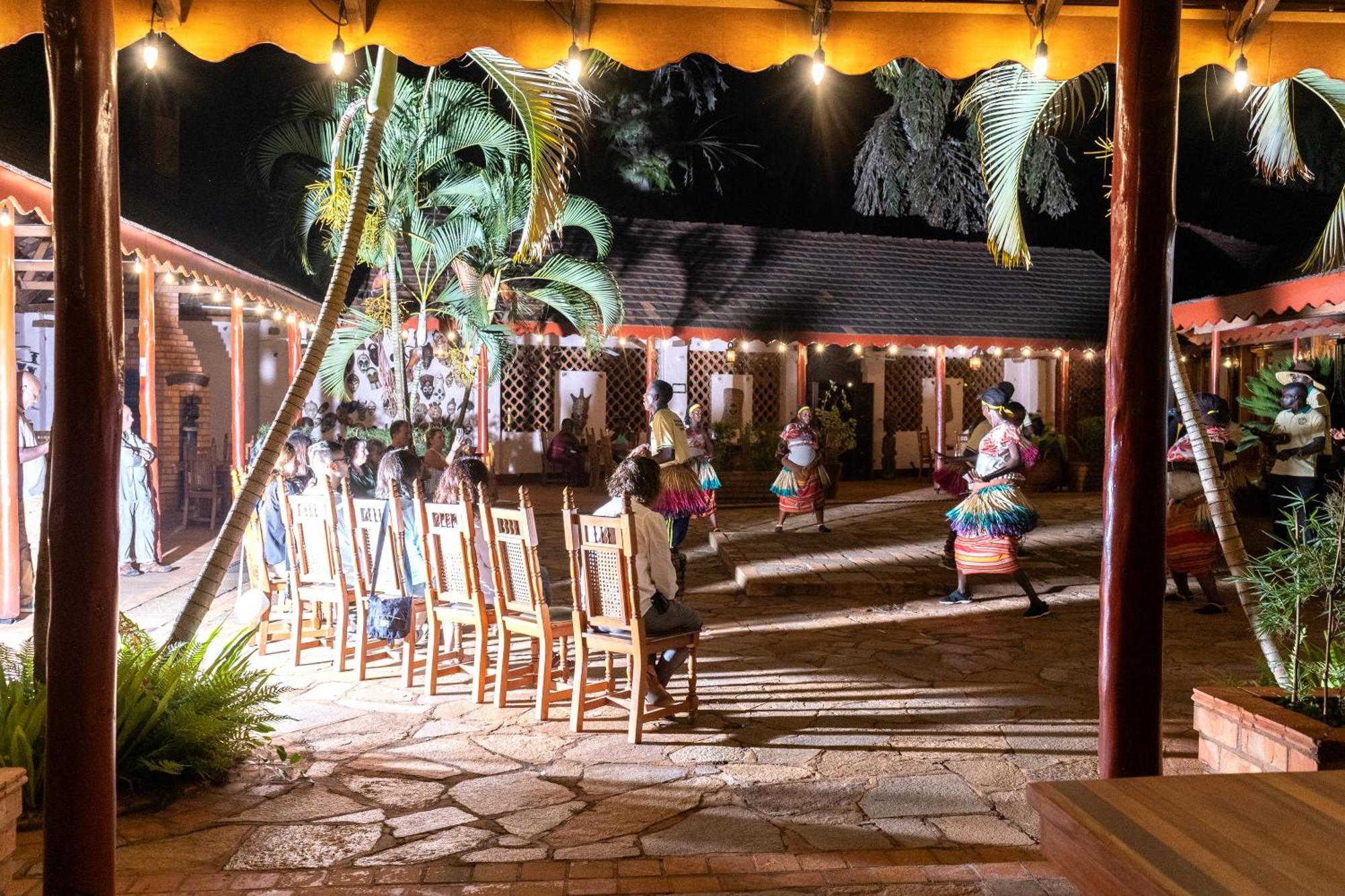 Masindi Hotel Eksteriør billede